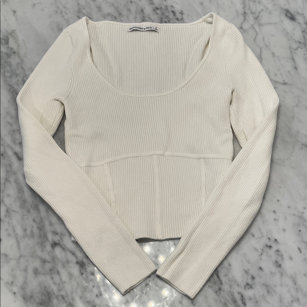 Abercrombie & Fitch Cream Ribbed Sweater 
Size: S